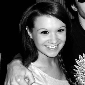 Hayley Vaughn Photo 18