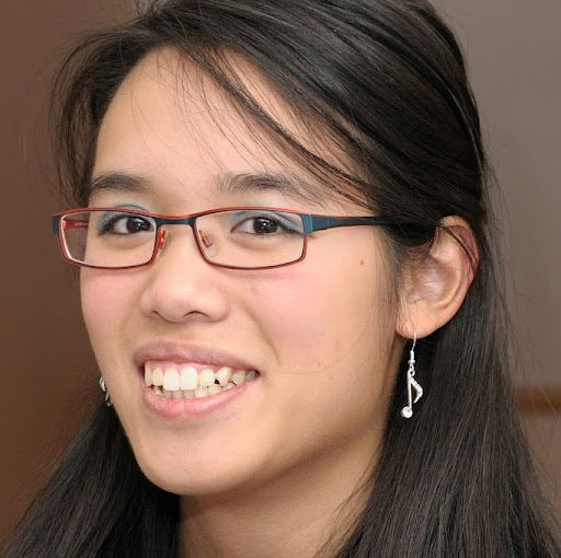 Mimi Vang Photo 23