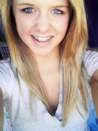 Kylie Stanley Photo 13