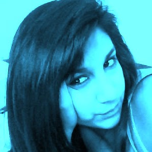 Leslie Villegas Photo 15