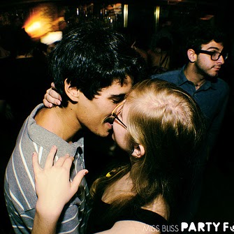 Kimberly Walker Photo 28