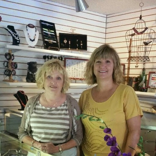 Karen Schmidt Photo 48