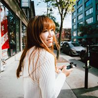 Sara Zhou Photo 17