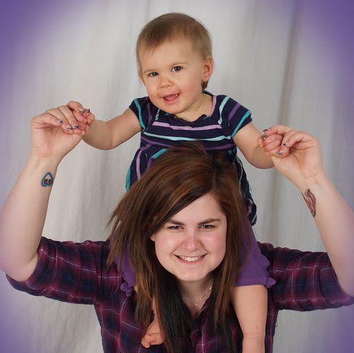 Kelly Adams Photo 45
