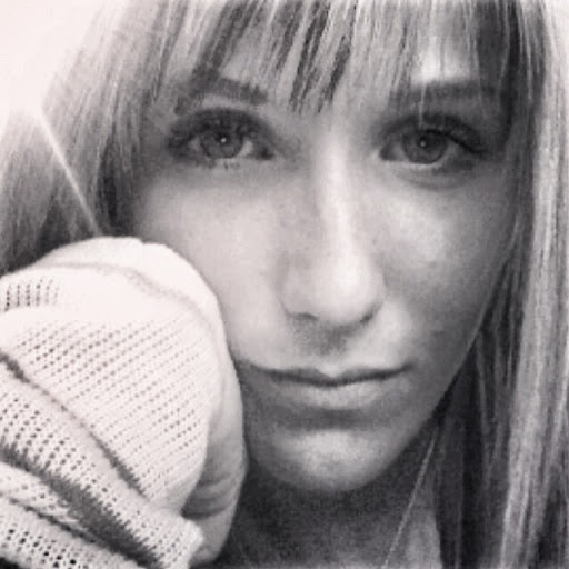 Robyn Grey Photo 25