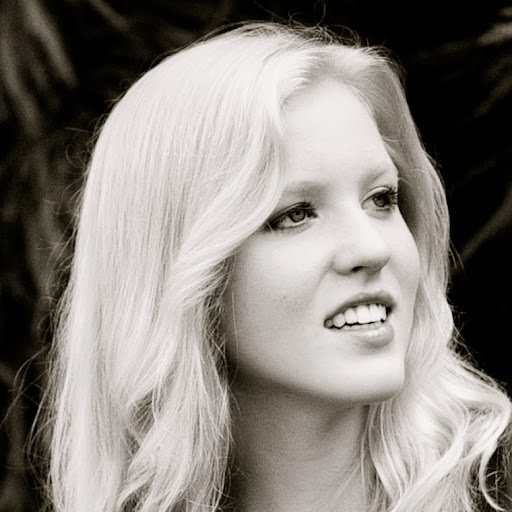 Julia Boyd Photo 21