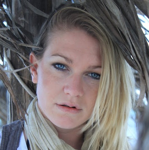 Carly Green Photo 15
