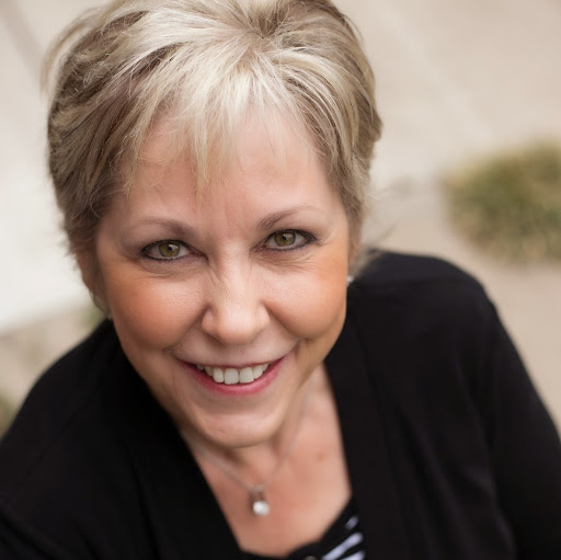 Linda Brooks Photo 13
