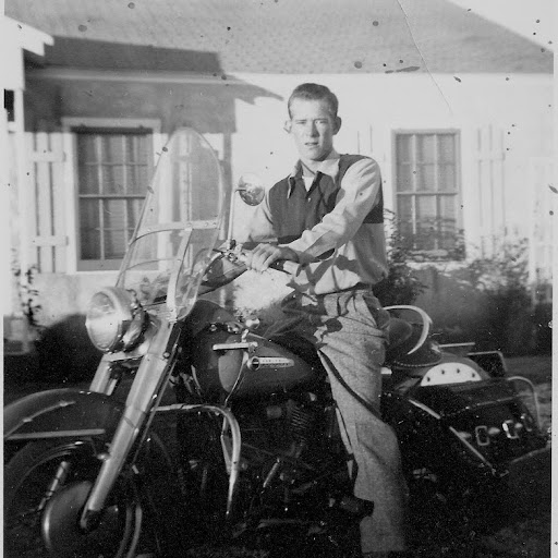 Robert Crow Photo 33