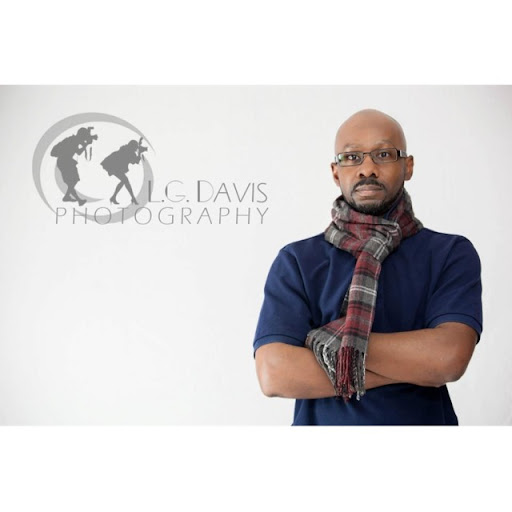 Leon Davis Photo 34