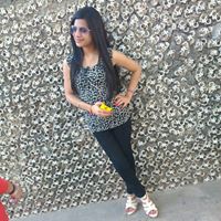 Simrat Kaur Photo 40