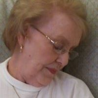 Anne Holmes Photo 34