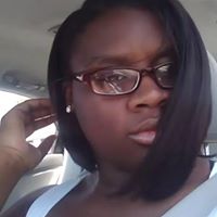 Elizabeth Miller Photo 18