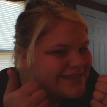 Sara Michels Photo 15