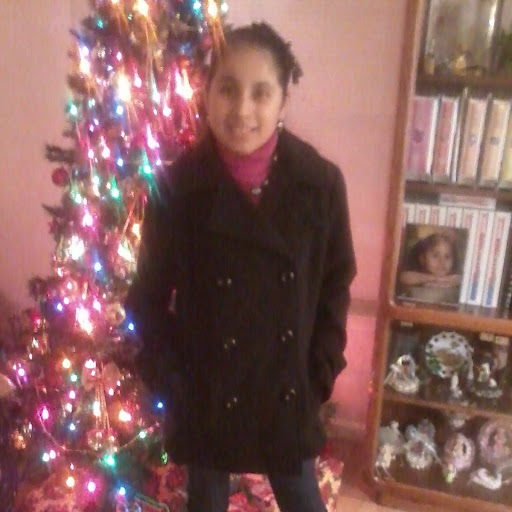 Jacqueline Flores Photo 21