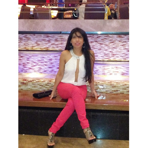 Sara Escamilla Photo 12