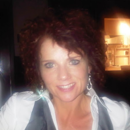 Paula Ferguson Photo 14