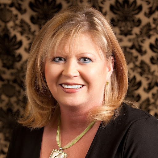 Laurie Johnson Photo 26