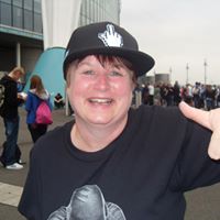Michelle Lister Photo 29