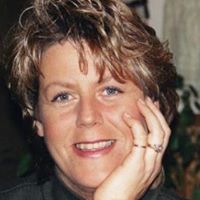 Lynn Holden Photo 30