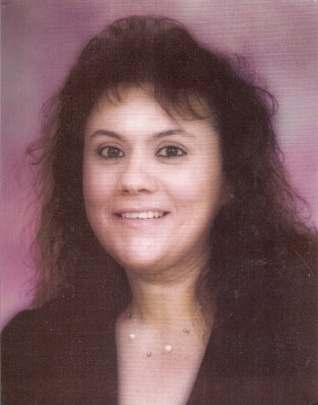 Elizabeth Flores Photo 25