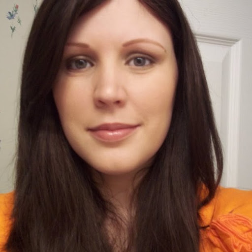 Laura Hudson Photo 37