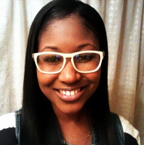 Dominique Wallace Photo 29