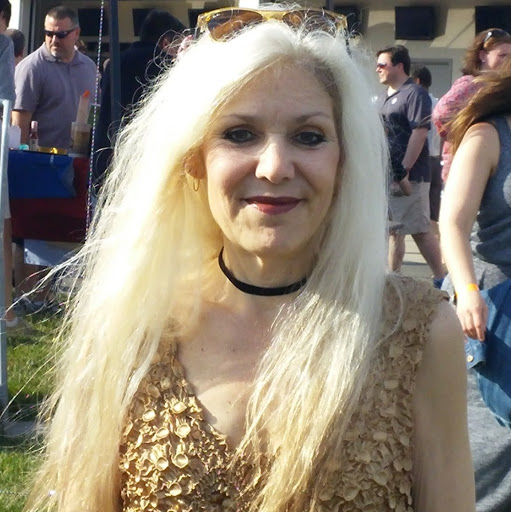 Lois Campbell Photo 25