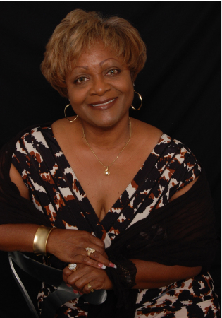 Pamela Robinson Photo 12