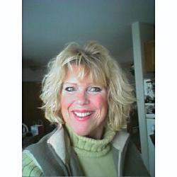 Laurie Johnson Photo 44