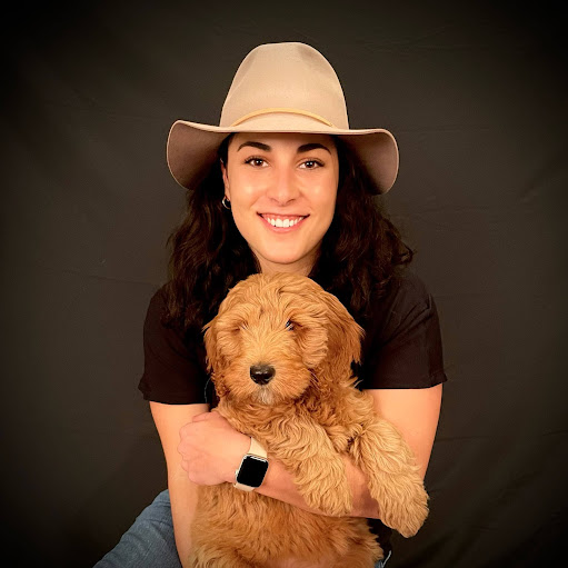 Jordan Weiss Photo 27