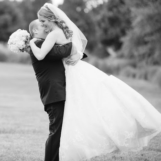 Erin Roth Photo 38
