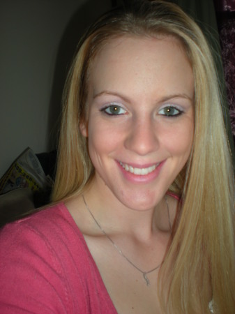 Samantha Hall Photo 16