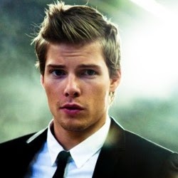 Hunter Parrish Photo 15