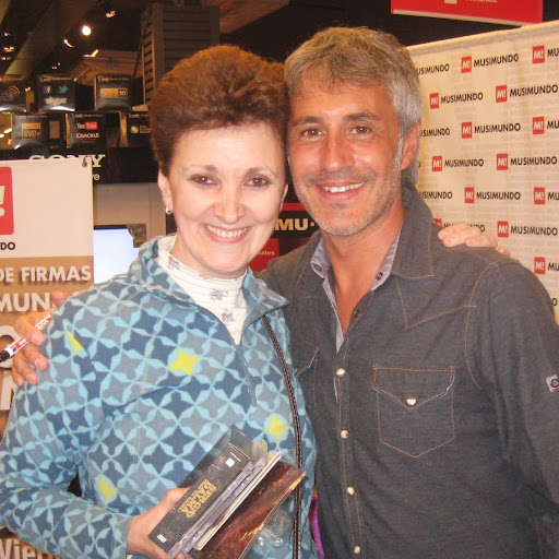 Elizabeth Hafner Photo 14