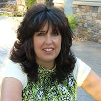 Julie Watt Photo 27