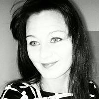 Sarah Britten Photo 19