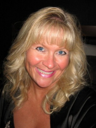 Alicia Carr Photo 25