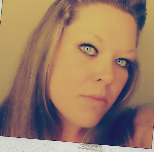 Andrea Barnes Photo 26