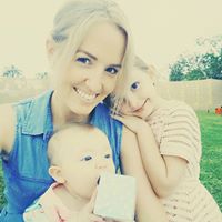 Danielle Simms Photo 17