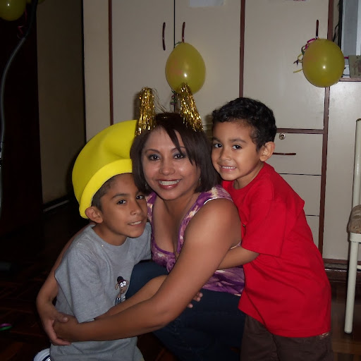 Gladys Paredes Photo 27