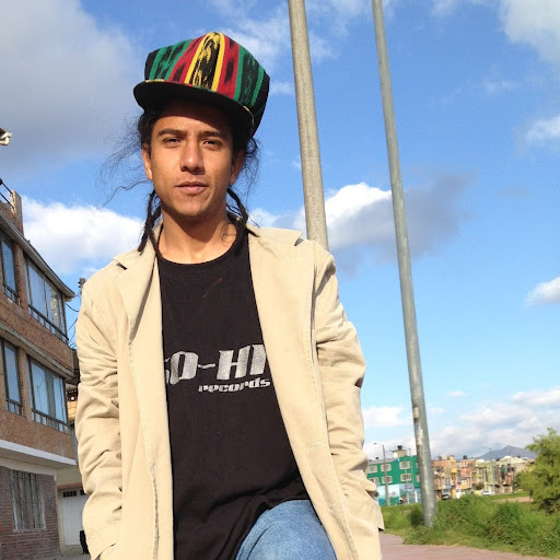 Alexander Torres Photo 26
