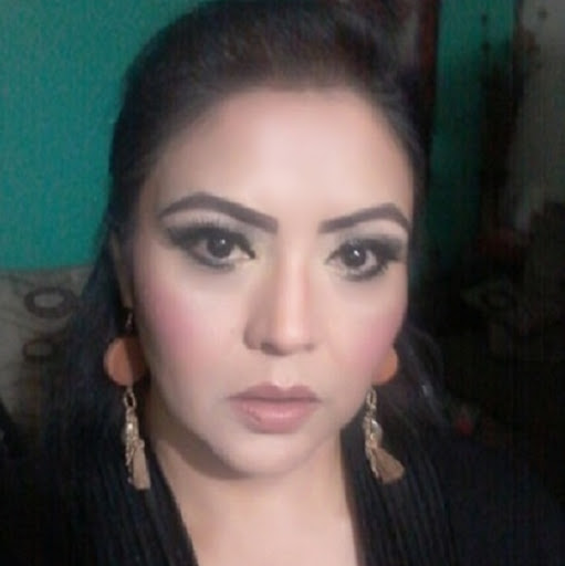 Lucy Barajas Photo 12