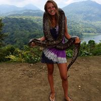 Katie Withers Photo 27