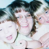 Lorie Webb Photo 15
