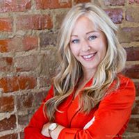 Laura Lowe Photo 24