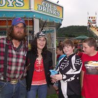 Linda Tanguay Photo 24