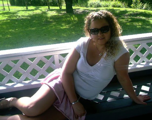 Elise Ames Photo 7
