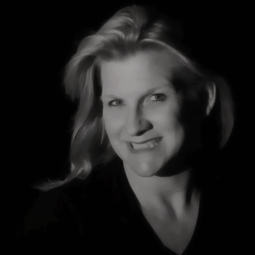 Linda Nelson Photo 27