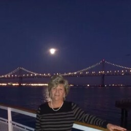 Annette Hale Photo 16